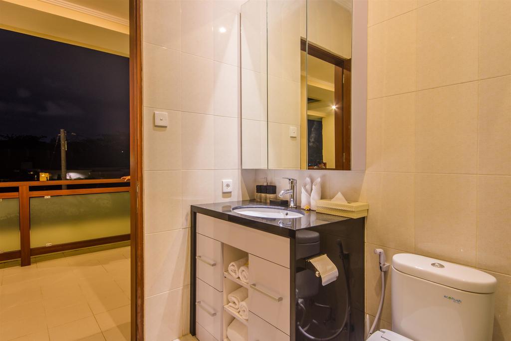 Villa Tepi Sungai Legian  Bilik gambar