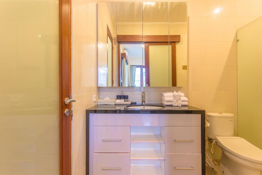 Villa Tepi Sungai Legian  Bilik gambar
