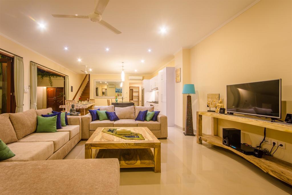 Villa Tepi Sungai Legian  Bilik gambar