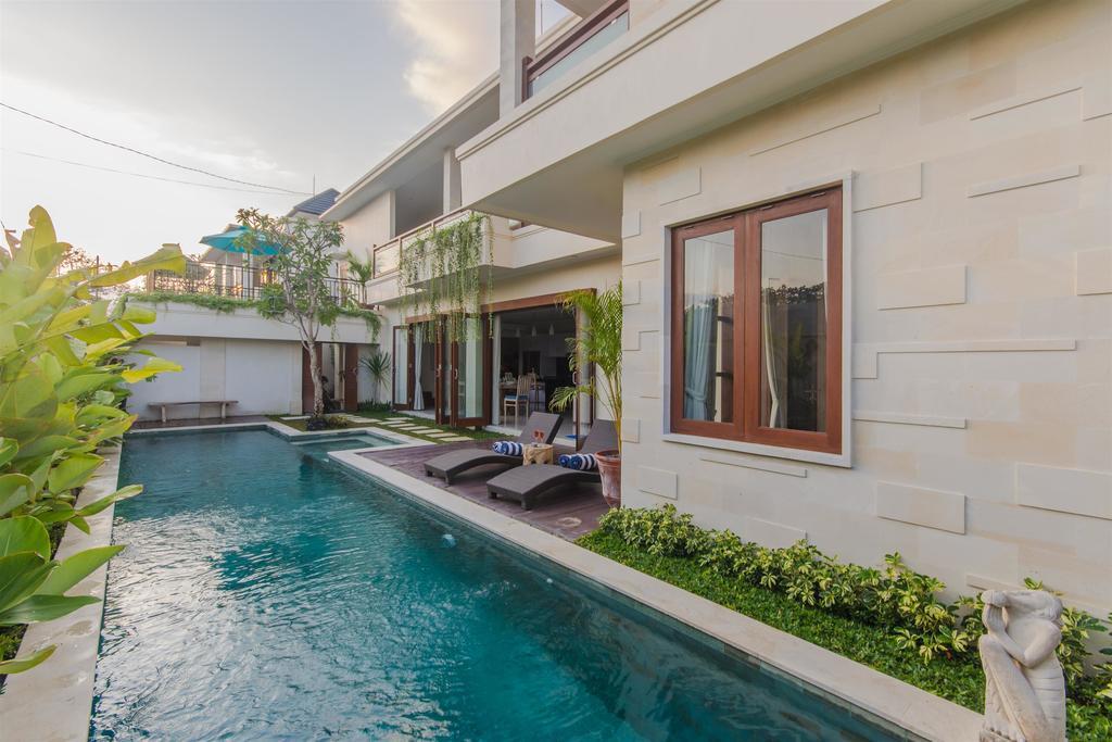 Villa Tepi Sungai Legian  Bilik gambar