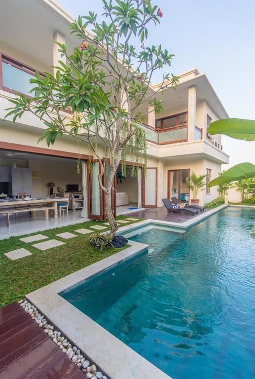Villa Tepi Sungai Legian  Bilik gambar